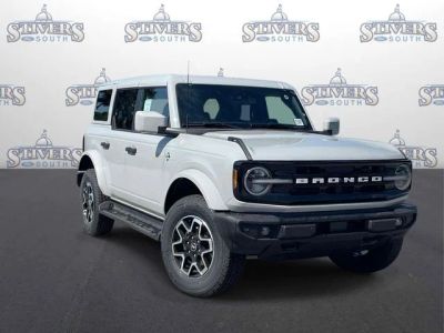 2026 Ford Bronco Outer Banks in White — front three-quarter view