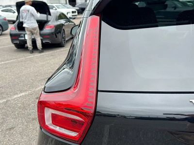 2023 Volvo XC40 — photo 10 view