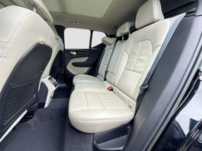 2023 Volvo XC40 — photo 21 view