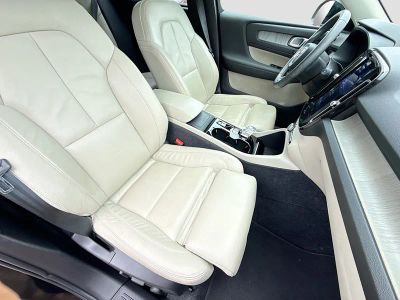 2023 Volvo XC40 — photo 15 view