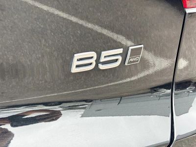2023 Volvo XC40 — photo 11 view