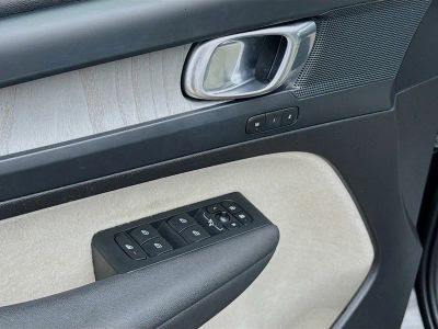 2023 Volvo XC40 — photo 23 view
