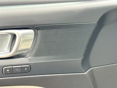 2023 Volvo XC40 — photo 24 view