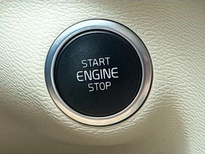 2023 Volvo XC40 — photo 37 view