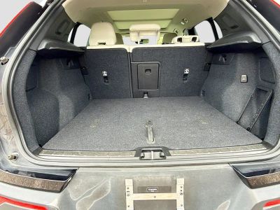 2023 Volvo XC40 — photo 12 view