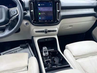 2023 Volvo XC40 — photo 19 view