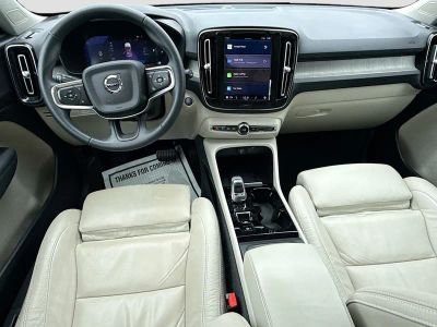 2023 Volvo XC40 — photo 16 view