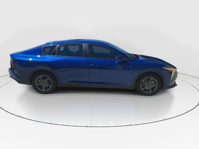 2025 Kia K4 — photo 8 view