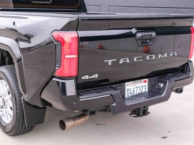 2024 Toyota Tacoma - Photo 8