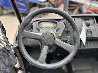 2025 Honda Pioneer 1000 — photo 11 view