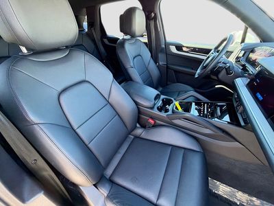 2025 Porsche Cayenne - Photo 15