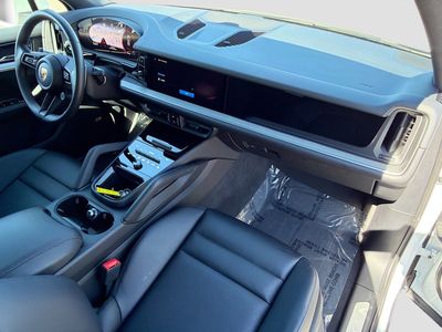 2025 Porsche Cayenne - Photo 14
