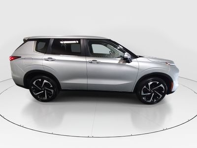 2024 Mitsubishi Outlander - Photo 8