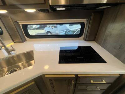 2026 Jayco SENECA PRESTIGE - Photo 10