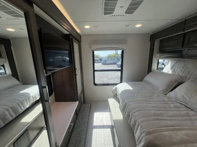 2026 Jayco SENECA PRESTIGE - Photo 15