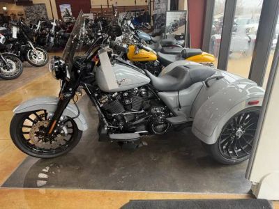 2024 Harley-Davidson® FLRT - Freewheeler® — front three-quarter view