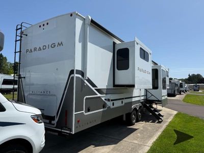 2025 Alliance RV Paradigm - Photo 5