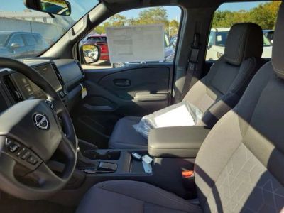 2026 Nissan Frontier — photo 8 view