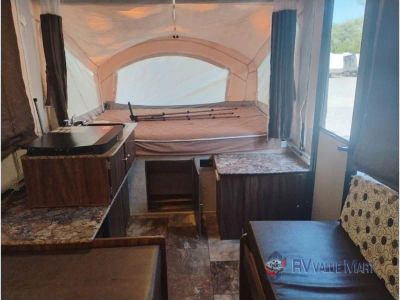 2017 Coachmen RV Clipper Camping Trailers — photo 13 view