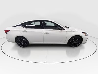 2023 Nissan Altima — photo 8 view