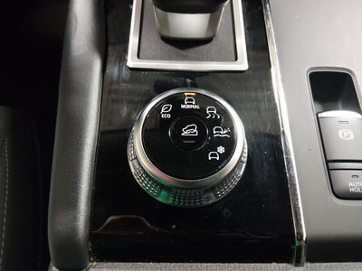 2024 Mitsubishi Outlander - Photo 22