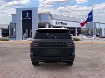 2026 Lincoln Navigator — detail view