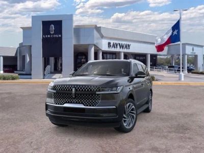 2026 Lincoln Navigator — side profile view