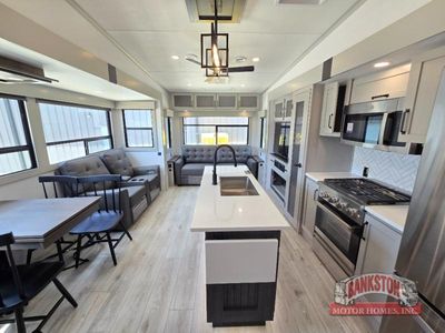 2026 Montana High Country 331RL - Photo 17