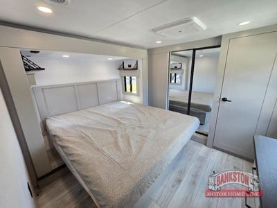 2026 Montana High Country 331RL - Photo 30