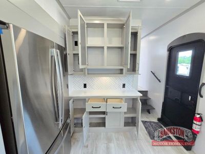 2026 Montana High Country 331RL - Photo 16