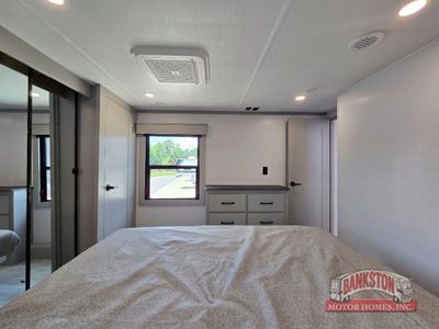 2026 Montana High Country 331RL - Photo 31