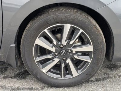 2025 Nissan Versa — photo 11 view