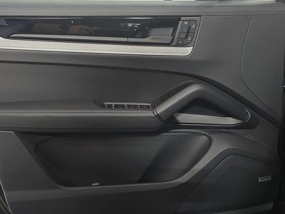 2026 Porsche Cayenne Coupe - Photo 22