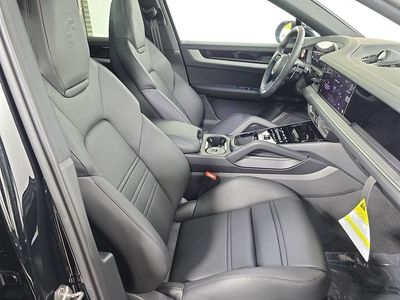 2026 Porsche Cayenne Coupe - Photo 27