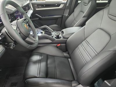 2026 Porsche Cayenne Coupe - Photo 5