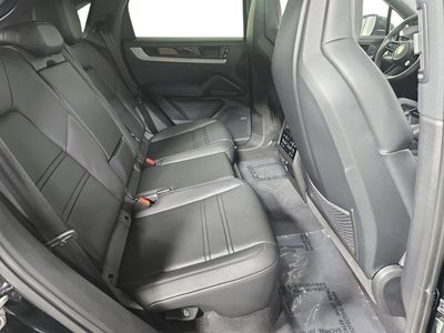 2026 Porsche Cayenne Coupe - Photo 26