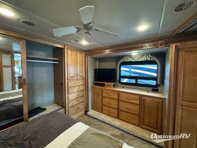 2016 Winnebago Adventurer - Photo 10
