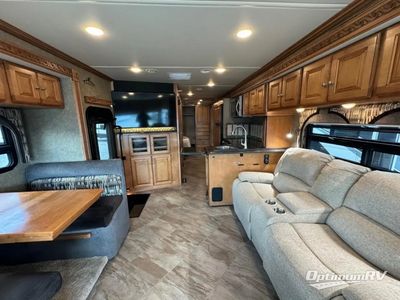 2016 Winnebago Adventurer - Photo 5