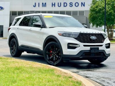 2023 Ford Explorer - Photo 2