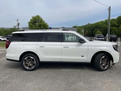 2026 Ford Expedition - Photo 2