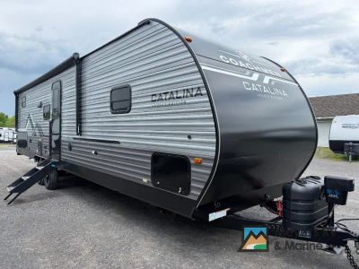 2027 Coachmen RV Catalina Legacy Edition 293TQBSCK — front three-quarter view
