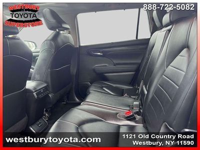 2023 Toyota Highlander - Photo 14