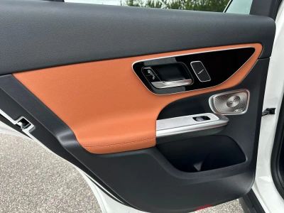 2025 Mercedes-Benz GLC - Photo 29
