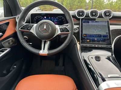 2025 Mercedes-Benz GLC - Photo 2