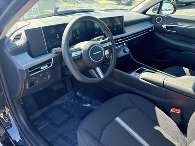 2026 Hyundai Sonata Hybrid — photo 9 view