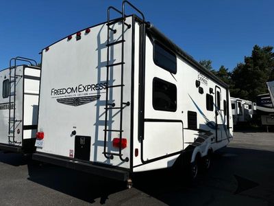 2021 Coachmen RV Freedom Express Ultra Lite - Photo 5