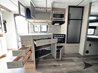 2021 Coachmen RV Freedom Express Ultra Lite - Photo 14