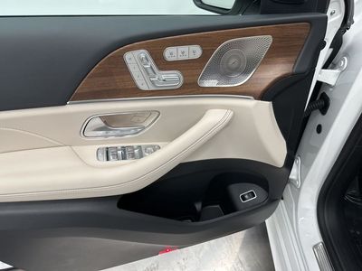 2026 Mercedes-Benz GLE — photo 11 view