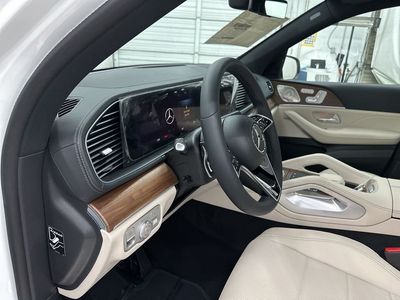 2026 Mercedes-Benz GLE — photo 9 view