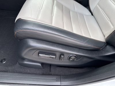 2023 Honda CR-V Hybrid Sport Touring — photo 12 view